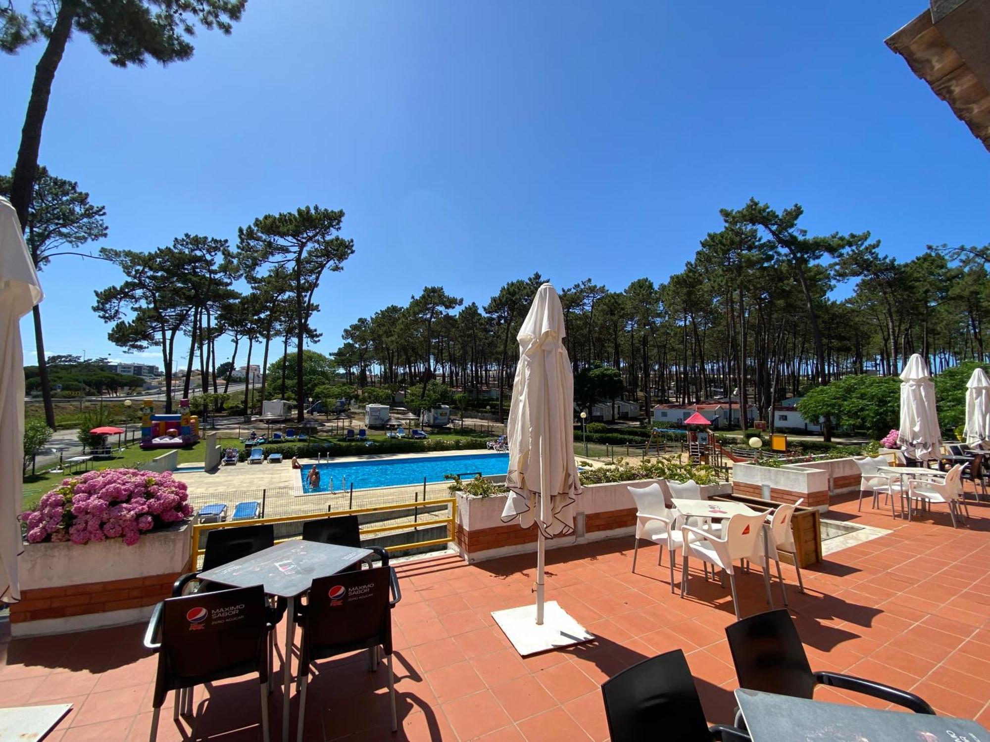 Hotel Parque De Campismo Orbitur Valado à Nazaré Extérieur photo