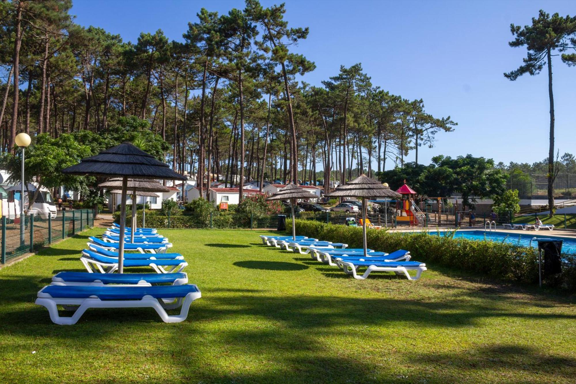 Hotel Parque De Campismo Orbitur Valado à Nazaré Extérieur photo