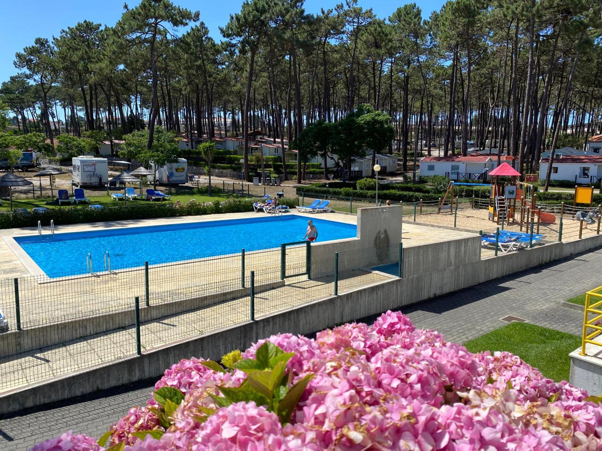 Hotel Parque De Campismo Orbitur Valado à Nazaré Extérieur photo