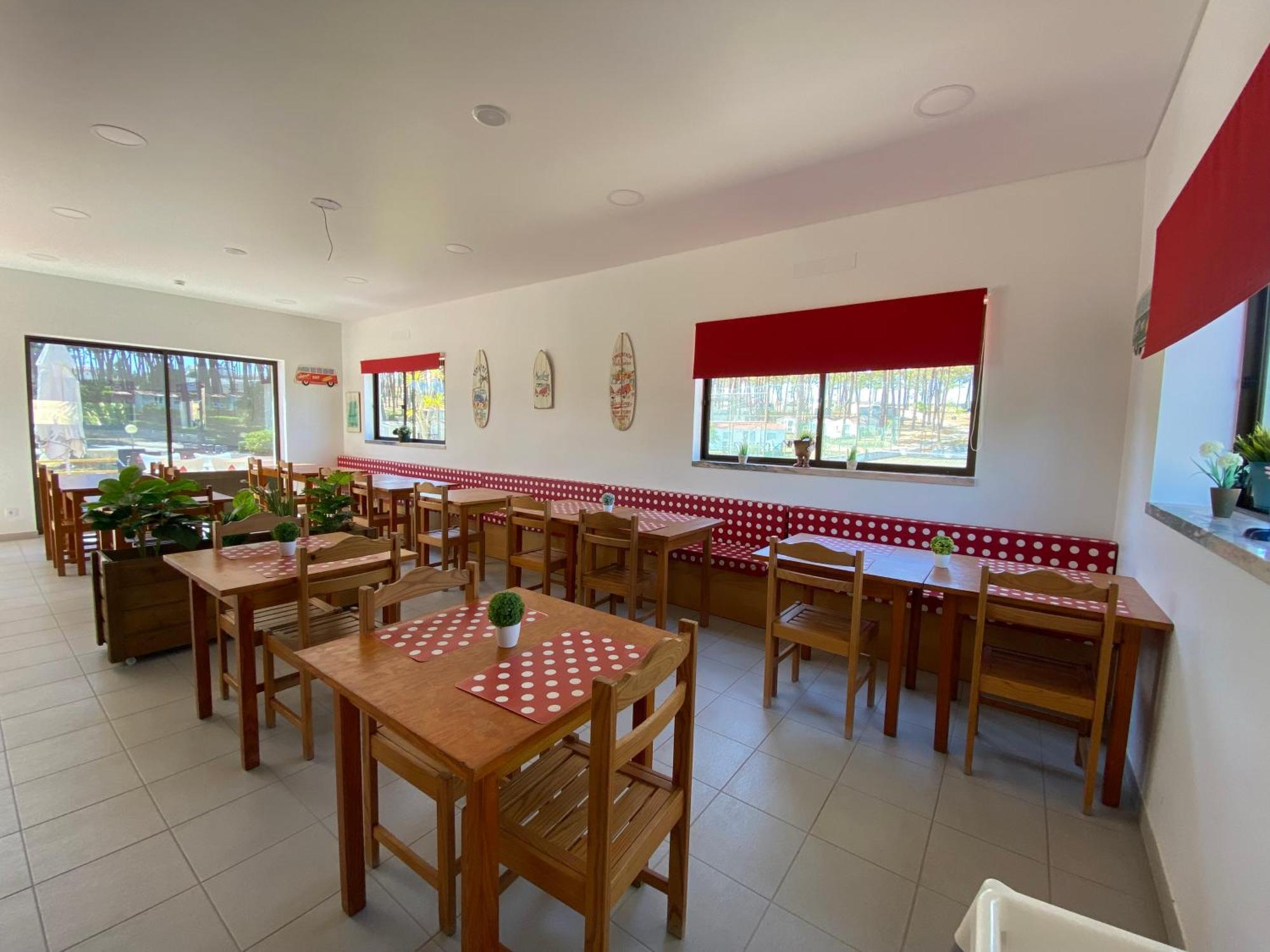 Hotel Parque De Campismo Orbitur Valado à Nazaré Extérieur photo