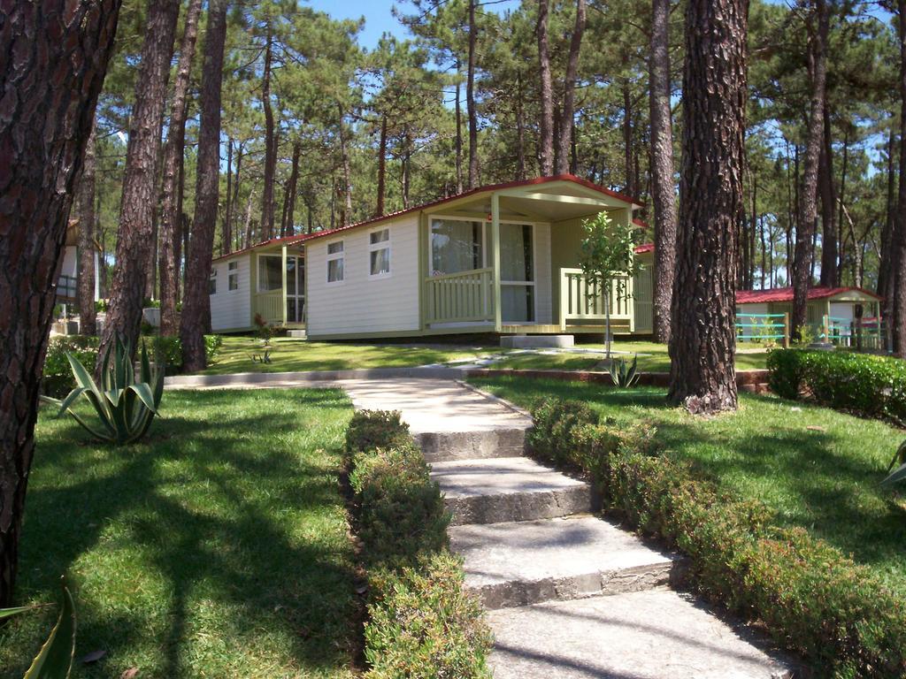 Hotel Parque De Campismo Orbitur Valado à Nazaré Extérieur photo